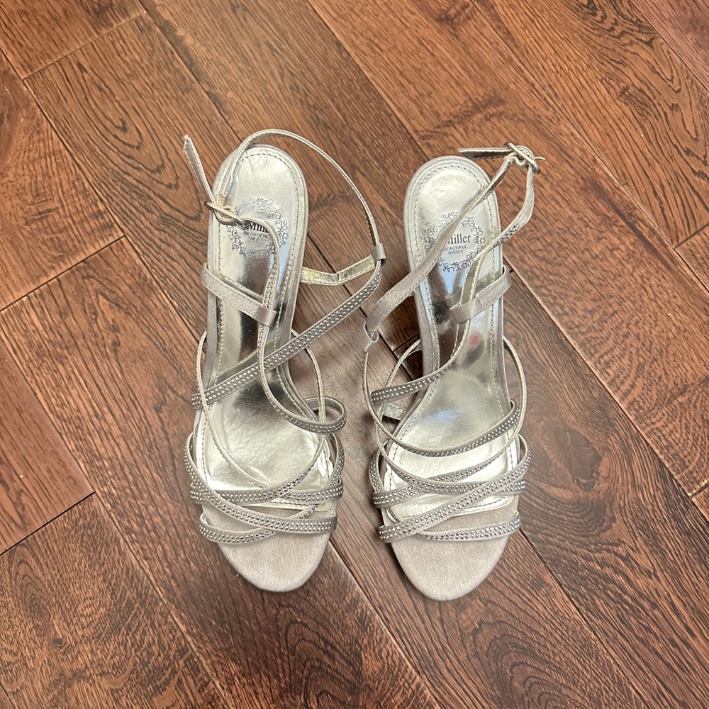 Lady dress sandals size 6.5